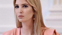 Nah, kalau anaknya yaitu Ivanka Trump memilih Greek yogurt dengan berry. Atau oatmeal dengan topping biji chia, berry, flax seed, goji berries, kayu manis, kenari dan almond. Foto: Istimewa