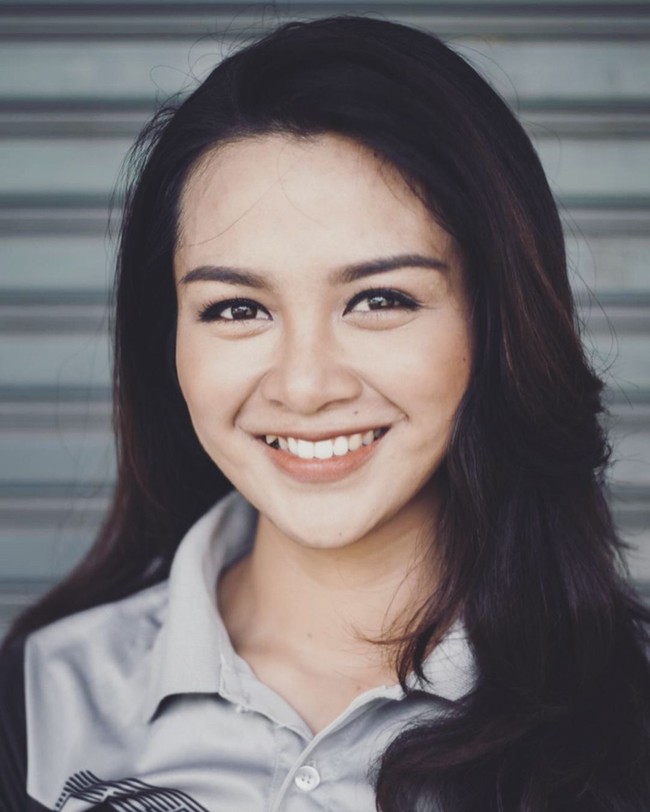 Putri dari atlet senior panahan Lilies Handayani ini juga memiliki paras ayu yang memesona. Jika dilihat sekilas, wajah Dinda mirip dengan sktris Revalina S. Temat. Foto: Instagram