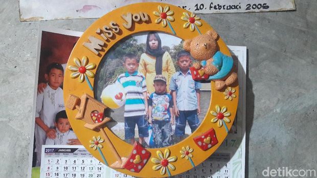 Foto keluarga korban