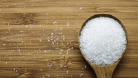 Studi dari periset Spanyol menunjukkan bahwa zat kimia dari MSG dapat memicu peningkatan selera sebesar 40 persen. Sementara itu, menurut penelitian yang dipublikasikan di jurnal Obesity, orang yang mengkonsumsi MSG hampir tiga kali lebih mungkin mengalami kelebihan berat badan daripada mereka yang tidak memakannya sama sekali. (Foto: ilustrasi/istock)