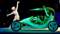Dikembangkan pada tahun 2010, mobil ini dapat bergerak dengan kekuatan angin. Mobil ini dilengkapi dengan panel surya yang terletak di atap mobil, sedangkan turbin angin di atas roda untuk mengisi baterainya. CNN.com/Istimewa.