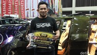 Adi merupakan juara kedua kategori mobil dengan interior terbaik. Tidak heran Adi jadi juara kedua, sebab interior pada mobil Honda Jazz-nya sangat mewah. Foto: Khairul Imam Ghozali
