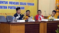 Dalam kesempatan itu Dedi mengatakan Airlangga Hartarto mendapat restu dari Presiden Jokowi untuk menempati posisi Ketua Umum DPP Partai Golkar untuk maju di munaslub. Pool/Kosgoro.
