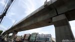 Tiang Listrik Mulai Dipasang di Jembatan Layang MRT