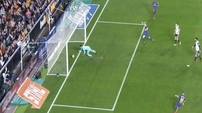 Gol-gol Hantu yang Menggentayangi Sepakbola: Luis Garcia, Lampard, dan Messi