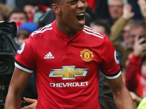 Lagi, Martial Naik Uber ke Pusat Latihan MU