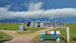 Foto: Ini Kembaran Stonehenge, Tapi dari Mobil Bekas