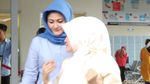 Begini Penampilan Istri Novanto Jenguk Suaminya di Rutan KPK
