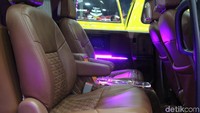 Audio untuk subwoofer saya apakai Rockford, head unit Pioneer, power Rockford, Focal Rockford juga, speaker total cuma ada delapan unit, TV 7 inci ada 16, paling gede di belakang TV 32 inci, ungkap Andra. Foto: Khairul Imam Ghozali