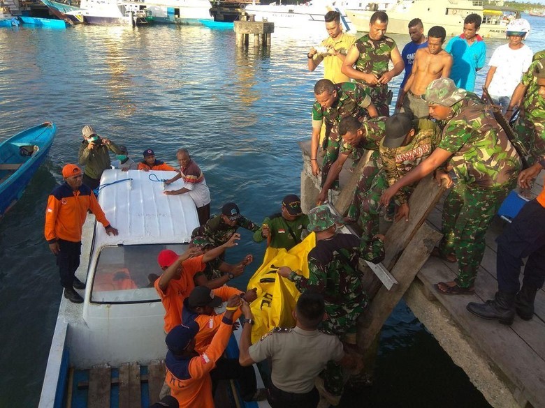 1 Korban KM Lingkar yang Tenggelam di Laut Aru Ditemukan 1 Korban KM Lingkar yang Tenggelam di Laut Aru Ditemukan