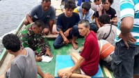 Para korban yang berhasil diselamatkan didata. Pool/Penkostrad.