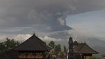 Melihat Dahsyatnya Semburan Abu Vulkanik Gunung Agung Hari ini