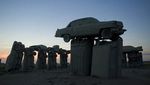 Foto: Ini Kembaran Stonehenge, Tapi dari Mobil Bekas