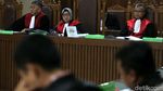Nur Alam Bacakan Eksepsi