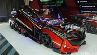 Dan yang lebih unik lagi, mobil ini bisa dioperasikan pakai remote control. Sudah seperti mobil mainan saja jalannya bisa pakai remote control. Foto: Rangga Rahadiansyah
