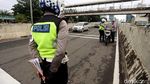 Terobos JLNT Casablanca, Puluhan Pemotor Ditilang Polisi
