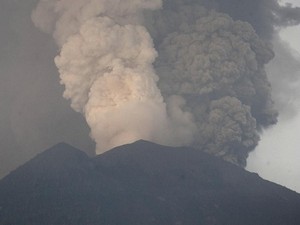PVMBG: Letusan Gunung Agung Tertinggi Tercatat 3.400 Meter
