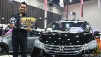 Tidak heran Andra menjadi jawara, sebab seluruh interior mobil dilapisi kulit MBtech.  Foto: Khairul Imam Ghozali