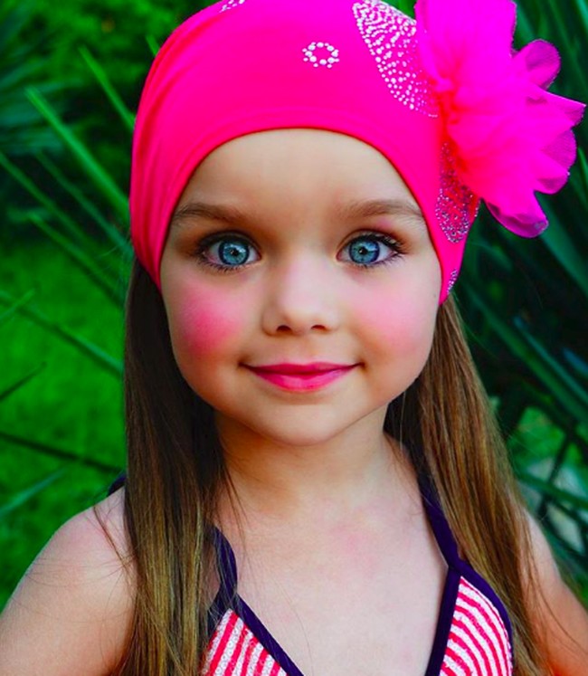 Di usianya yang masih sangat kecil ini, Anastasiya sudah dikenal sebagai model di bawah naungan President Kids Management. Foto: Instagram