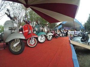 Ratusan Pecinta Skuter Buat Sesak Tegal