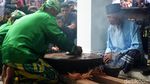 Nyiram Gong Sekati, Ritual Sakral Keraton Kanoman Cirebon