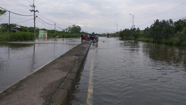 Hari ini ketinggian air meningkat dibanding kemarin