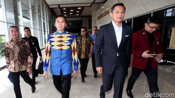 Agus Harimurti Yudhoyono menjadi salah satu pembicara di seminar nasional DPR. Turut hadir di acara tersebut Imam Nahrawi dan Ibas.