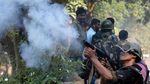 Jerit Tangis Warga India Saat Gubuknya Dihancurkan Polisi dan Gajah