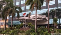 Kepala Badan Pelayanan Terpadu Satu Pintu (PTSP) DKI Jakarta Edy Junaedi juga menyatakan hal sama. Dia menyebut 4Play masih berlaku izinnya.
