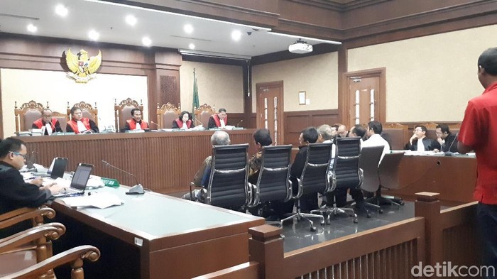 Saksi Ahli: Ada 7 Lapis Plastik, Harga e-KTP Per Keping Rp 628,71