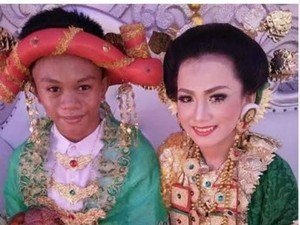 Heboh Foto ABG 16 Tahun Menikah di Sulbar