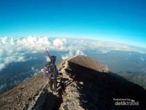 Pendakian ke Gunung Agung Turun Drastis, Ini Penyebabnya