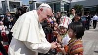 Para pemimpin gereja Katolik Myanmar telah mengimbau Fransiskus untuk tidak menyebutkan kata Rohingya karena dikhawatirkan akan memicu kemarahan warga setempat. (Foto: Dok. REUTERS/Max Rossi)