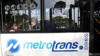 Bus ini sangat ramah akan penyandang disabilitas.