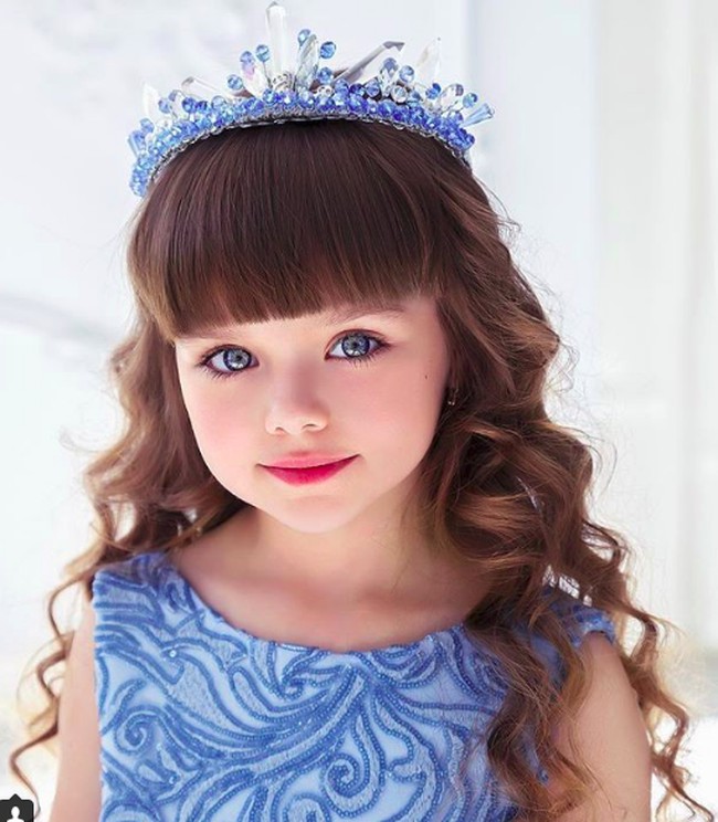 Gadis kecil yang memiliki pengikut Instagram lebih dari 497 ribu ini disebut-sebut sebagai anak paling cantik sedunia. Apakah kamu juga setuju? Foto: Instagram