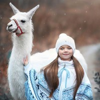 Model berusia 6 tahun ini tahu betul bagaimana mencuri perhatian orang lain dengan gayanya ketika berada di depan kamera. Dengan kecantikan luar biasa yang dimilikinya itu, Anastasiya terlihat luwes berpose layaknya seorang model profesional. Foto: Instagram