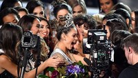 Lahir di Afrika Selatan, sang Miss South Africa ini kini dikenal sebagai Miss Universe 2017. Fakta menarik lain, Demi juga gemar traveling (Getty Images)