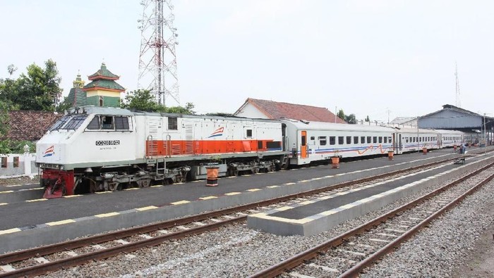 Banjir Rendam Rel Porong Ini Skenario Rute Kereta Lewat Blitar