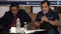 Poltracking Indonesia melakukan survei ini mulai 8-15 November 2017. Survei ini menggunakan metode stratified multistage random dengan 2400 responden minimal usia 17 tahun atau sudah menikah dengan margin eror +/- 2 % pada tingkat kepercayaan 95%. Pool/Poltracking.