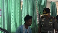 Tangan lima orang yang belajar debus itu terluka. Foto: dok. Istimewa