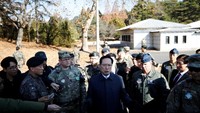 Tentara Korut yang membelot coba kabur ke wilayah Korsel pada 13 November 2017 lalu (Foto: Dok. REUTERS/Kim Hong-Ji)