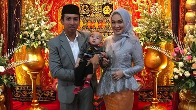 Foto: Manisnya Poppy Dewinta, Kakak Ipar Kahiyang Ayu Suka Berhijab Simpel
