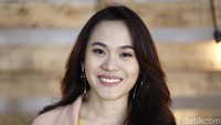 Ia juga melihat bahwa dua orang yang berkolaborasi dengannya adalah orang-orang berpengaruh pada generasi muda saat ini.  Foto: Muhammad Ridho