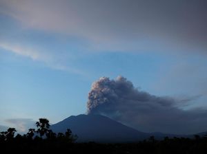 Gunung Agung Erupsi, Kominfo: Layanan Komunikasi Aman