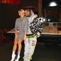 Agnez Mo juga cukup dekat dengan Chris Brown, penyanyi yang juga mantan Rihanna. (Foto: dok Instagram Chris Brown)