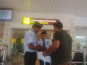 Penerbangan ke Lombok Dialihkan ke Surabaya dan Bali