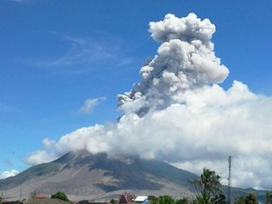Mengenal 7 Gunung Berapi Aktif di Indonesia yang Jadi Destinasi Wisata