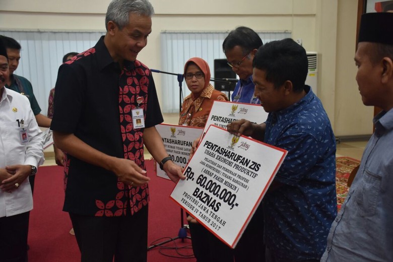 Zakat ASN Jateng Senilai Rp 2 M Semua untuk Fakir Miskin Zakat ASN Jateng Senilai Rp 2 M Semua untuk Fakir Miskin