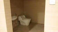 Anggaran banyak digunakan di antaranya untuk konstruksi yang kuat karena dibangun di bawah tanah. Yang membedakan toilet bertaraf internasional ini adalah pada aksesoris dan kontruksi.