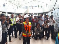 Dikelilingi Dirut BUMN, Rini Jajal Skytrain dan Kereta 